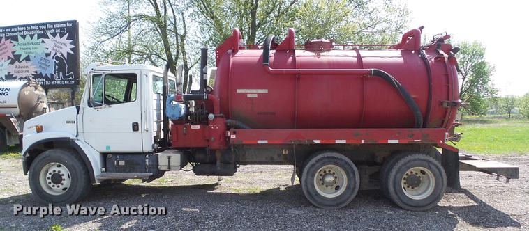 image for item DZ9331 2002 Freightliner FL80 vacuum truck