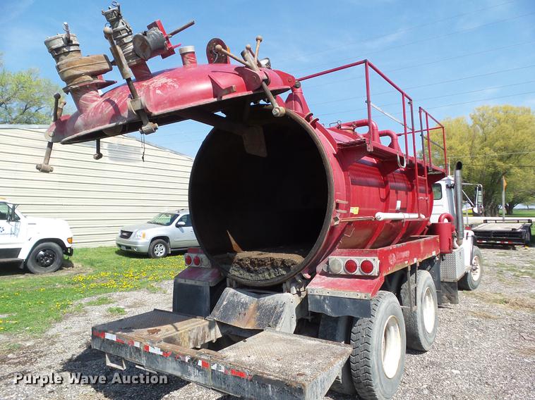 image for item DZ9331 2002 Freightliner FL80 vacuum truck