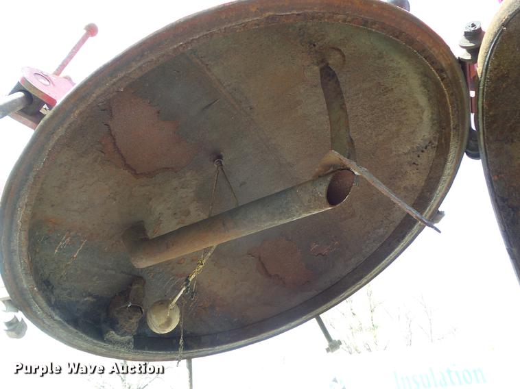 image for item DZ9331 2002 Freightliner FL80 vacuum truck