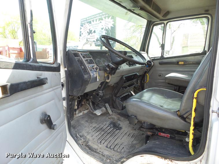 image for item DZ9331 2002 Freightliner FL80 vacuum truck