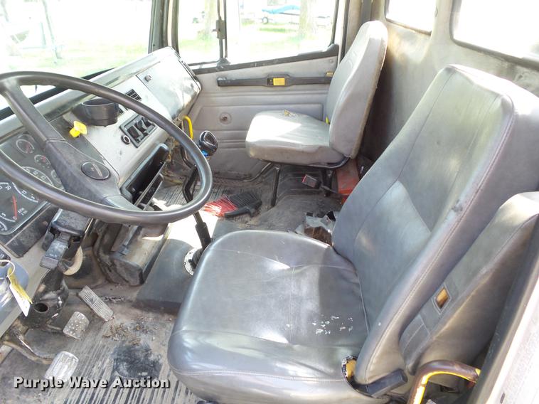 image for item DZ9331 2002 Freightliner FL80 vacuum truck