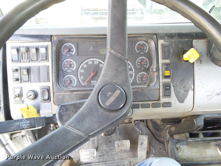 image for item DZ9331 2002 Freightliner FL80 vacuum truck