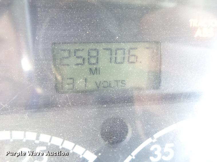 image for item DZ9331 2002 Freightliner FL80 vacuum truck