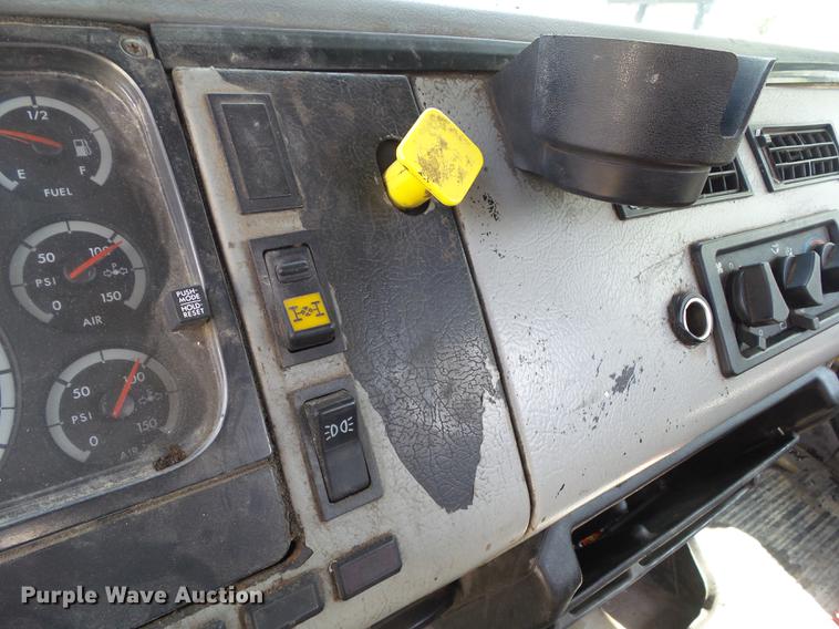 image for item DZ9331 2002 Freightliner FL80 vacuum truck