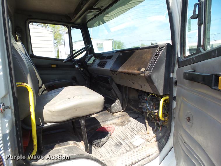 image for item DZ9331 2002 Freightliner FL80 vacuum truck