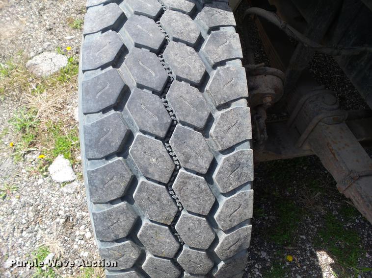 image for item DZ9331 2002 Freightliner FL80 vacuum truck