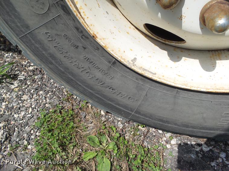 image for item DZ9331 2002 Freightliner FL80 vacuum truck