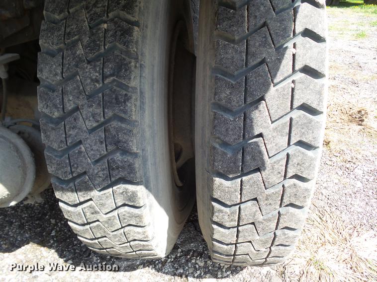 image for item DZ9331 2002 Freightliner FL80 vacuum truck