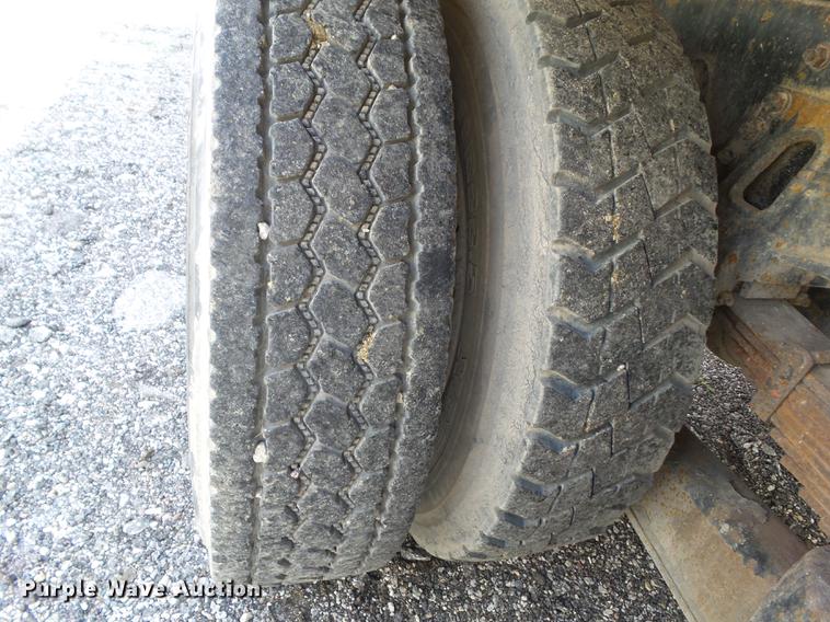 image for item DZ9331 2002 Freightliner FL80 vacuum truck