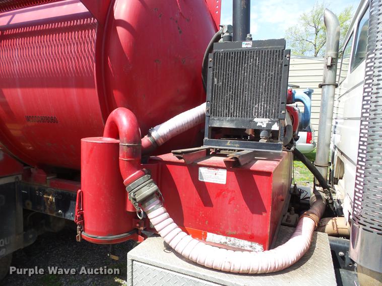 image for item DZ9331 2002 Freightliner FL80 vacuum truck