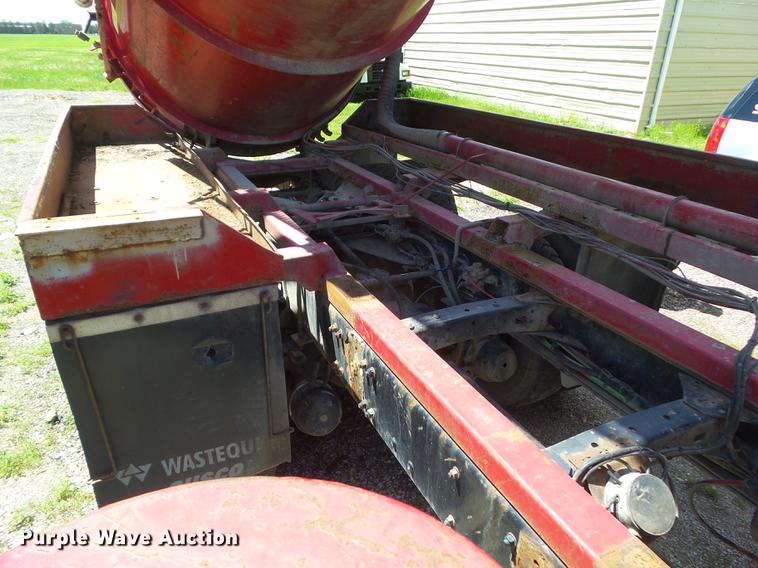 image for item DZ9331 2002 Freightliner FL80 vacuum truck