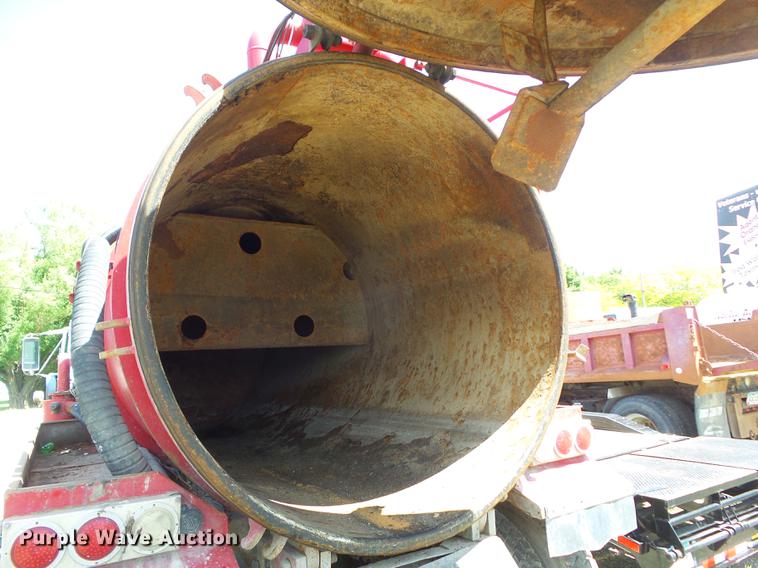 image for item DZ9331 2002 Freightliner FL80 vacuum truck