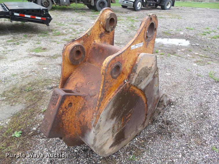 image for item DZ9332 25"W excavator bucket