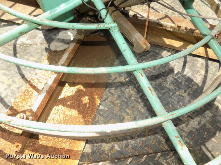 image for item DZ9502 MQ Whiteman BA48H power trowel