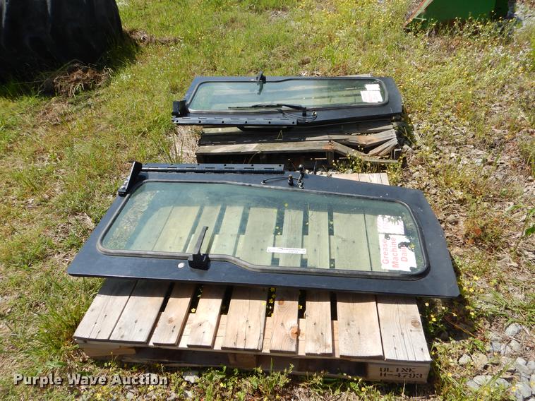 image for item EI9134 Caterpillar D6R dozer doors