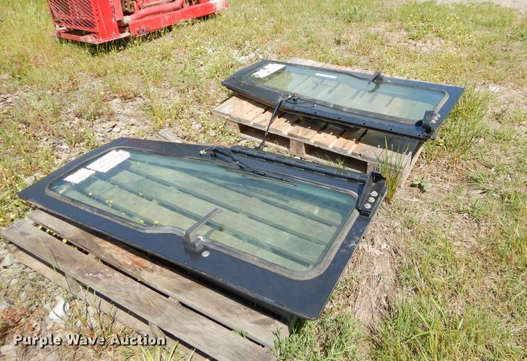 image for item EI9134 Caterpillar D6R dozer doors