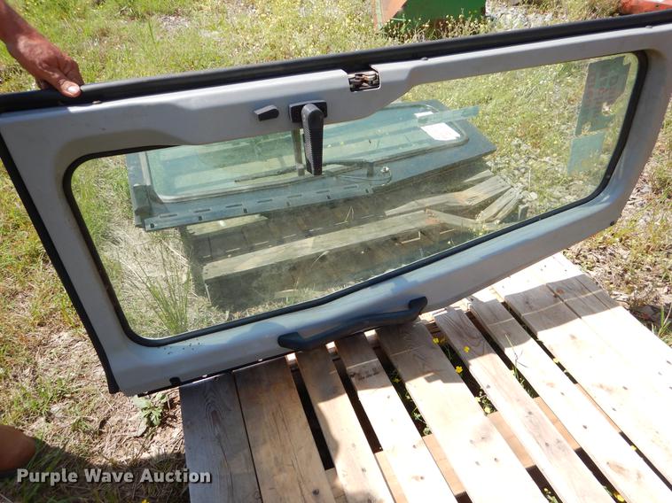 image for item EI9134 Caterpillar D6R dozer doors