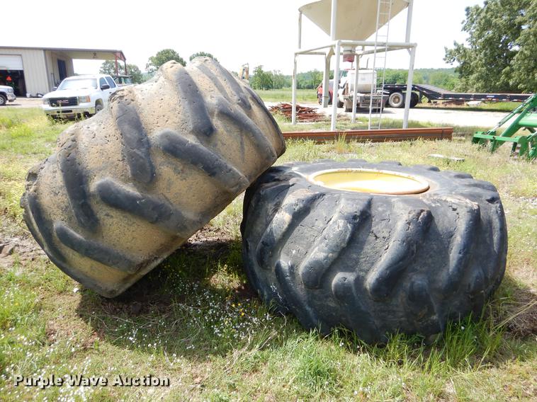 image for item EI9136 35.5 x 32 tires