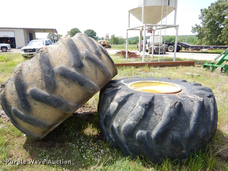 image for item EI9136 35.5 x 32 tires