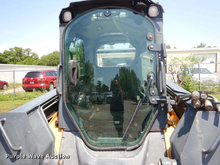 image for item EI9171 2010 John Deere 333D skid steer