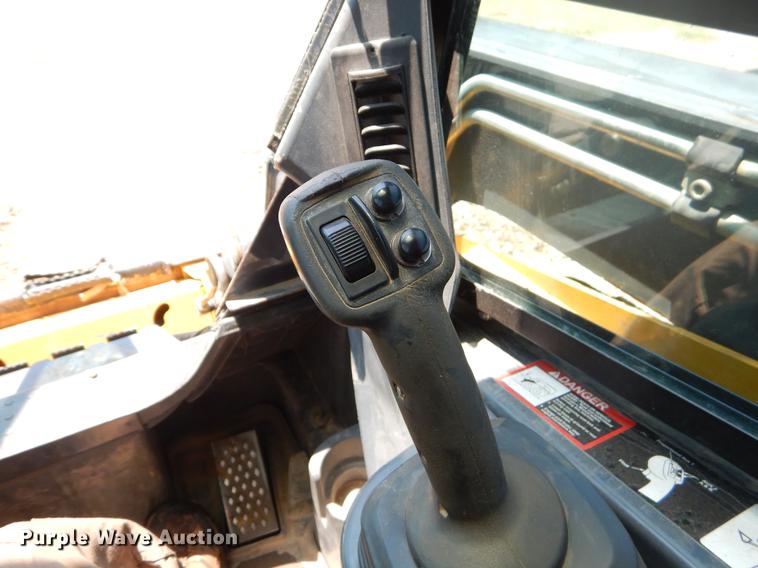 image for item EI9171 2010 John Deere 333D skid steer