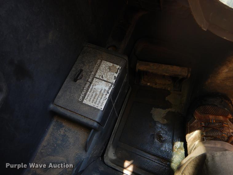 image for item EI9171 2010 John Deere 333D skid steer