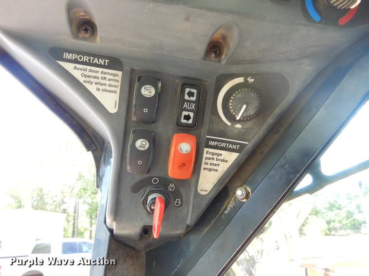 image for item EI9171 2010 John Deere 333D skid steer