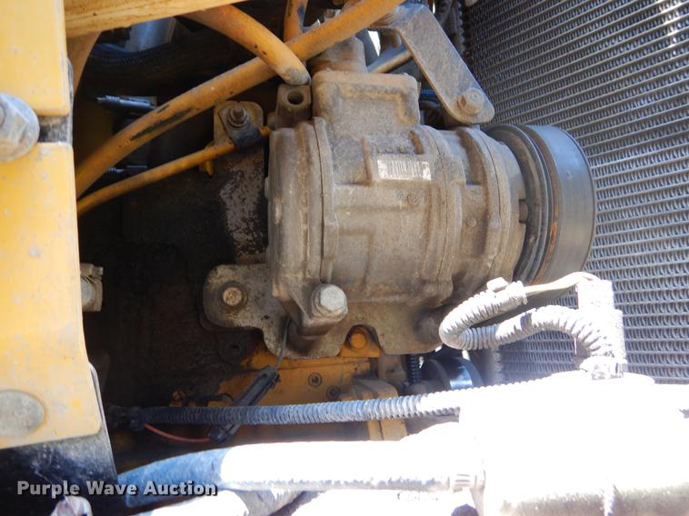 image for item EI9171 2010 John Deere 333D skid steer