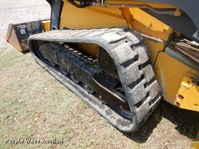 image for item EI9171 2010 John Deere 333D skid steer
