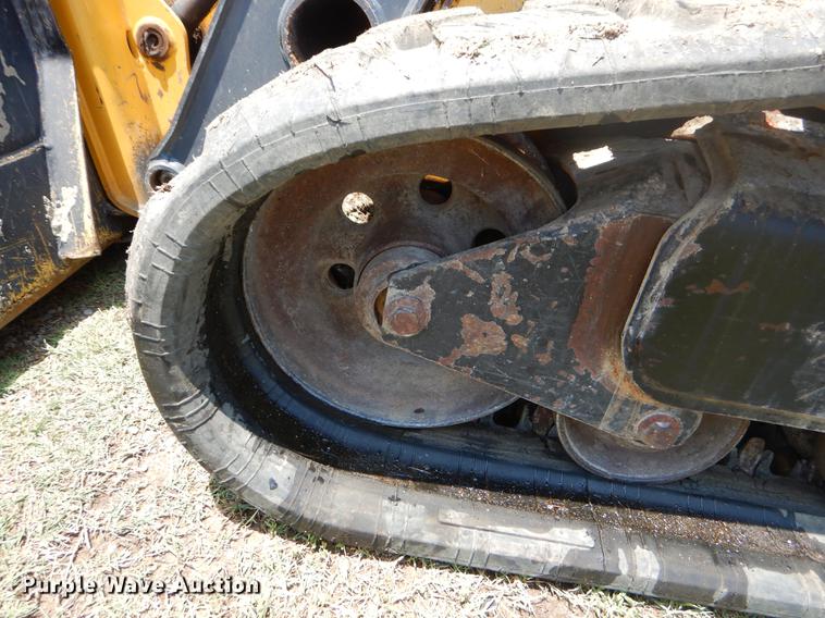 image for item EI9171 2010 John Deere 333D skid steer