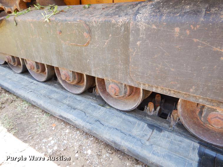 image for item EI9171 2010 John Deere 333D skid steer