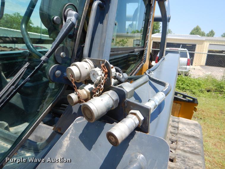 image for item EI9171 2010 John Deere 333D skid steer