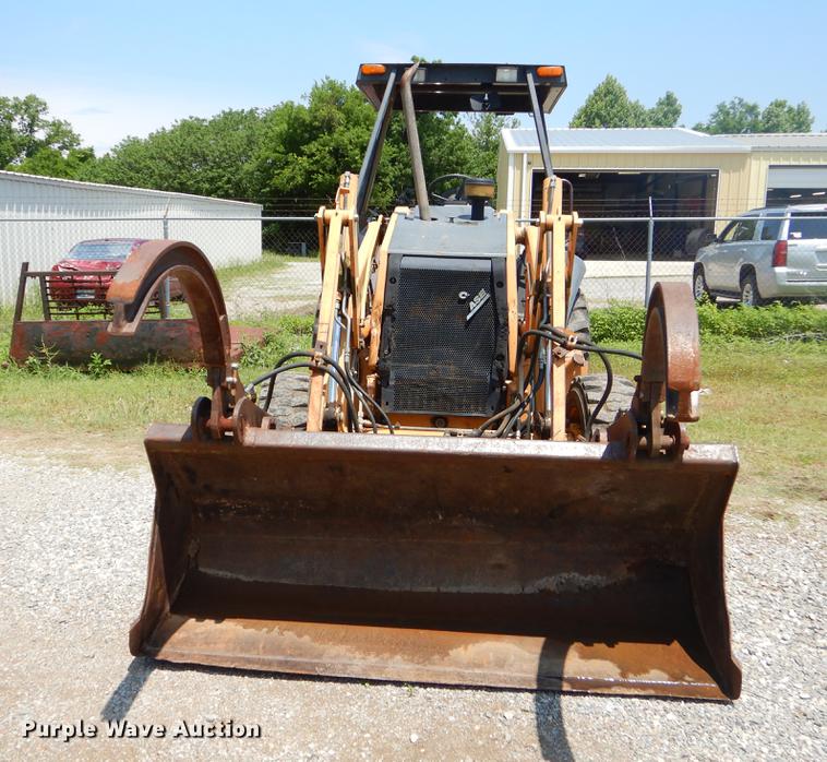 image for item EI9172 2003 Case 570M XT landscape tractor