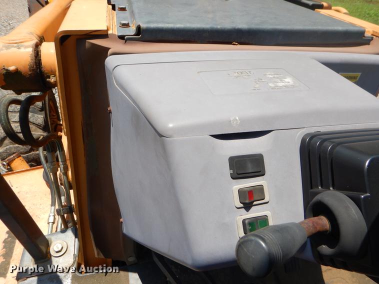 image for item EI9172 2003 Case 570M XT landscape tractor