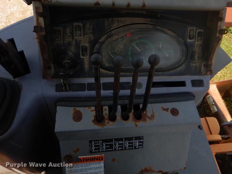 image for item EI9172 2003 Case 570M XT landscape tractor