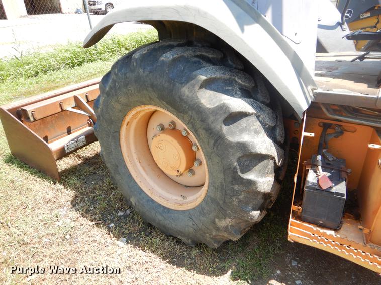 image for item EI9172 2003 Case 570M XT landscape tractor