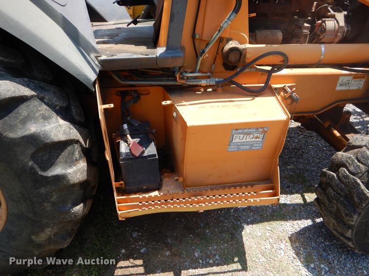 image for item EI9172 2003 Case 570M XT landscape tractor