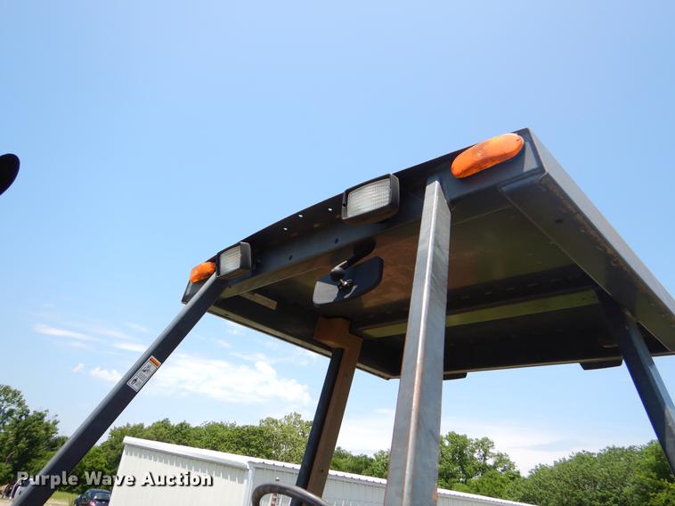 image for item EI9172 2003 Case 570M XT landscape tractor