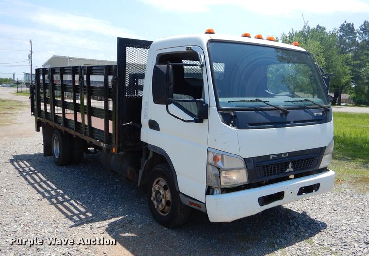 image for item EI9174 2008 Mitsubishi FUSO flatbed truck
