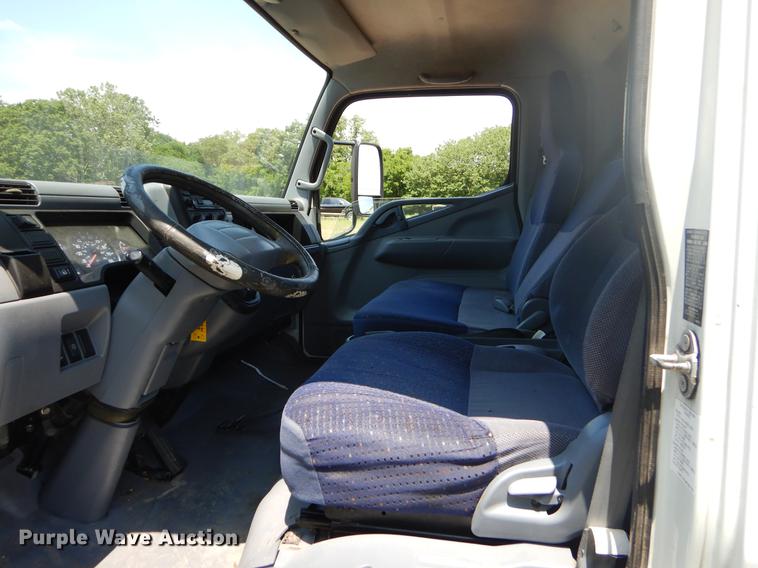 image for item EI9174 2008 Mitsubishi FUSO flatbed truck