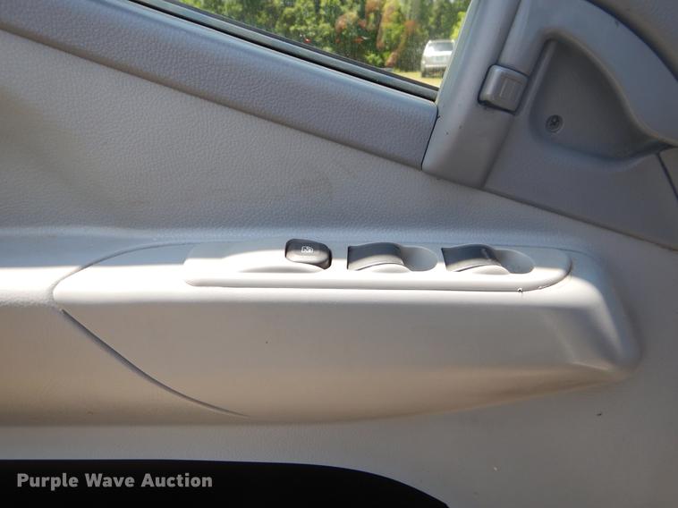 image for item EI9174 2008 Mitsubishi FUSO flatbed truck