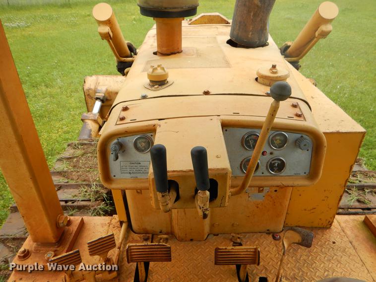 image for item EI9175 Caterpillar D6C dozer