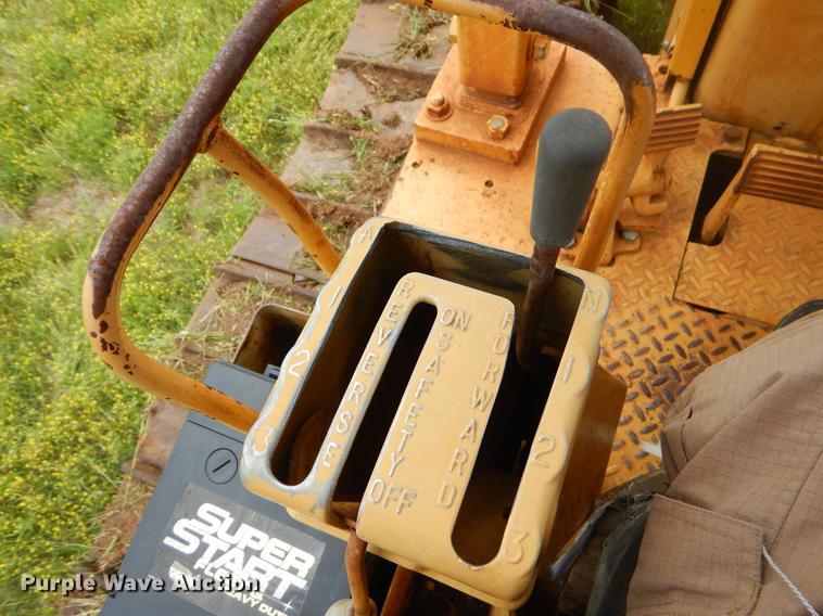 image for item EI9175 Caterpillar D6C dozer