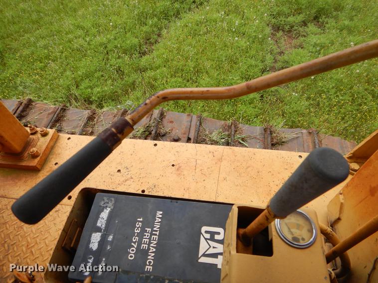image for item EI9175 Caterpillar D6C dozer