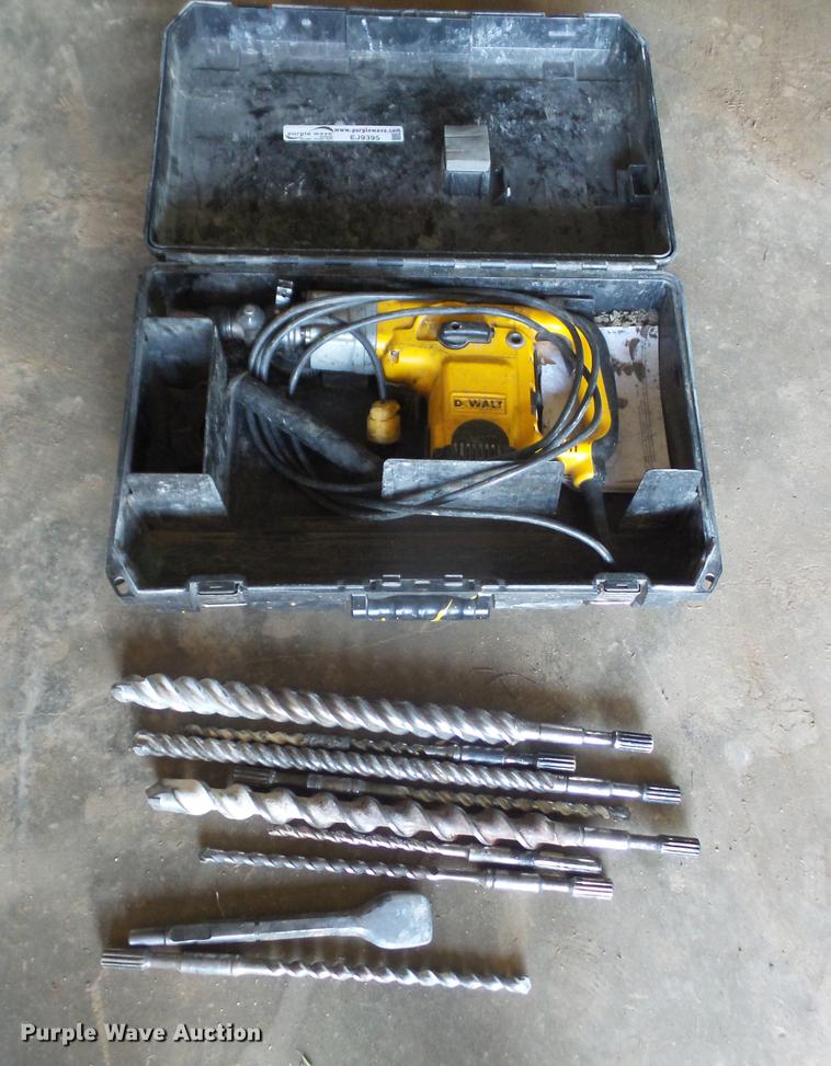 image for item EJ9395 DeWalt D25551 rotary hammer drill