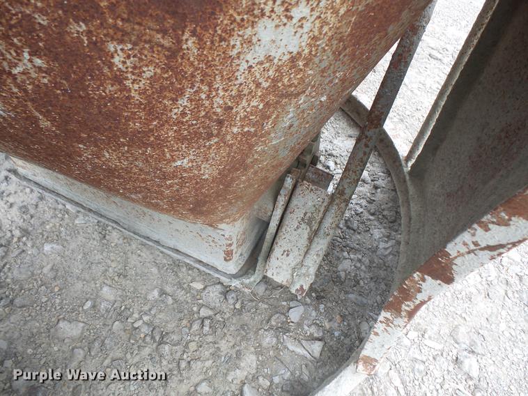 image for item EJ9408 Concrete bucket