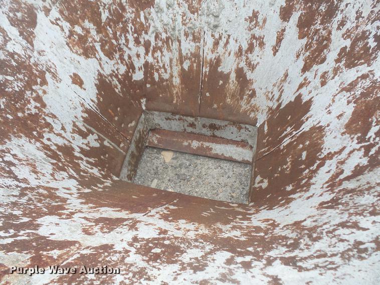 image for item EJ9410 Concrete bucket