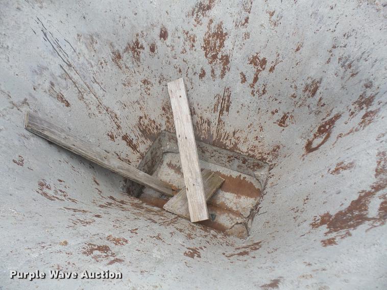 image for item EJ9412 Concrete bucket