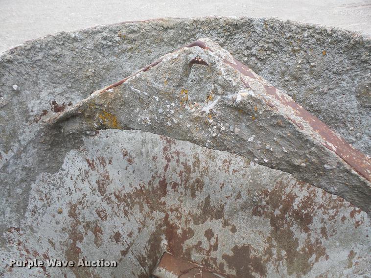 image for item EJ9414 Concrete bucket