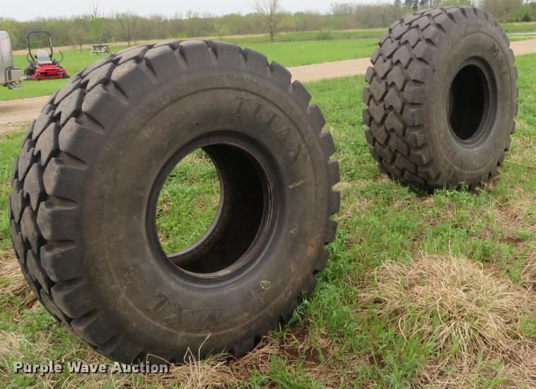 image for item EJ9574 (2) Titan MXL 23.5R25 tires
